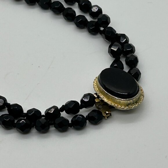 Vintage Glass Beaded Necklace Black Handknotted With Gold-Tone Oval Clasp 1950 - - Picture 10 of 13